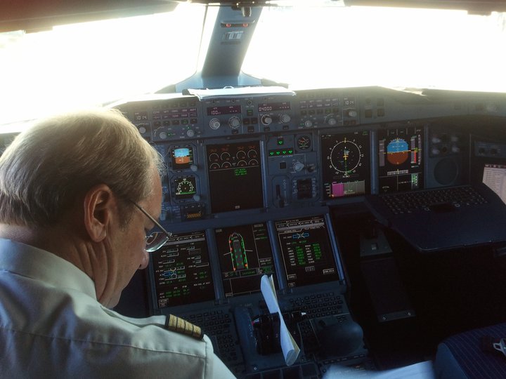 Sensation: Piloten nicken im Cockpit einfach ein!